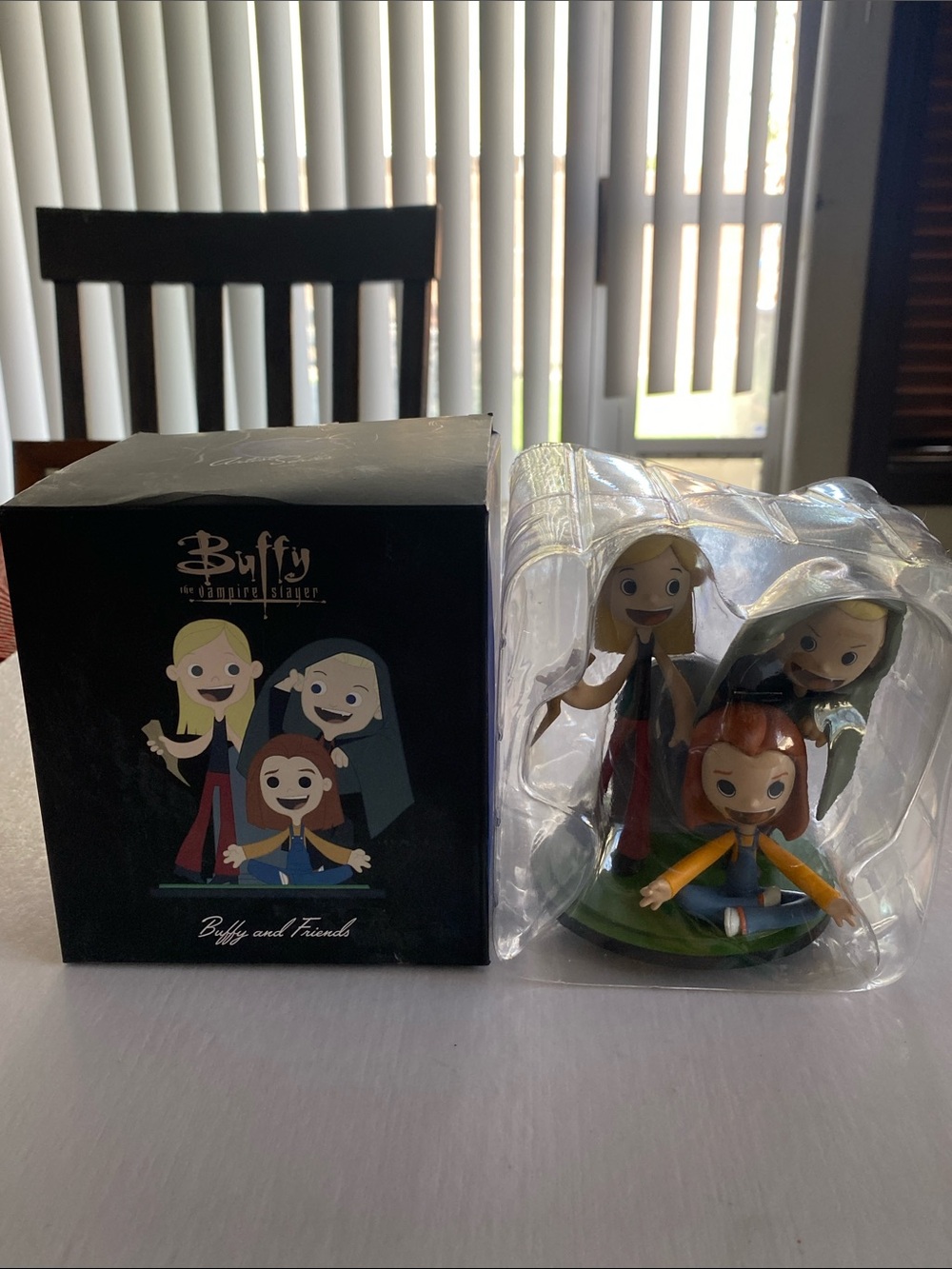 Buffy the Vampire Slayer and Friends Artist Series Figure New in Open Box